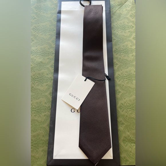 New Gucci Silk Brown Tie🌟🤍 - Picture 1 of 14